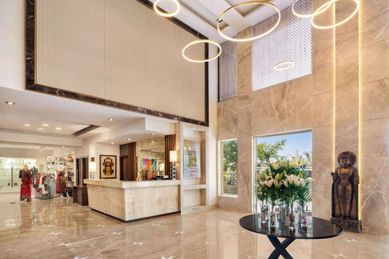 होटल Ramada By Wyndham North