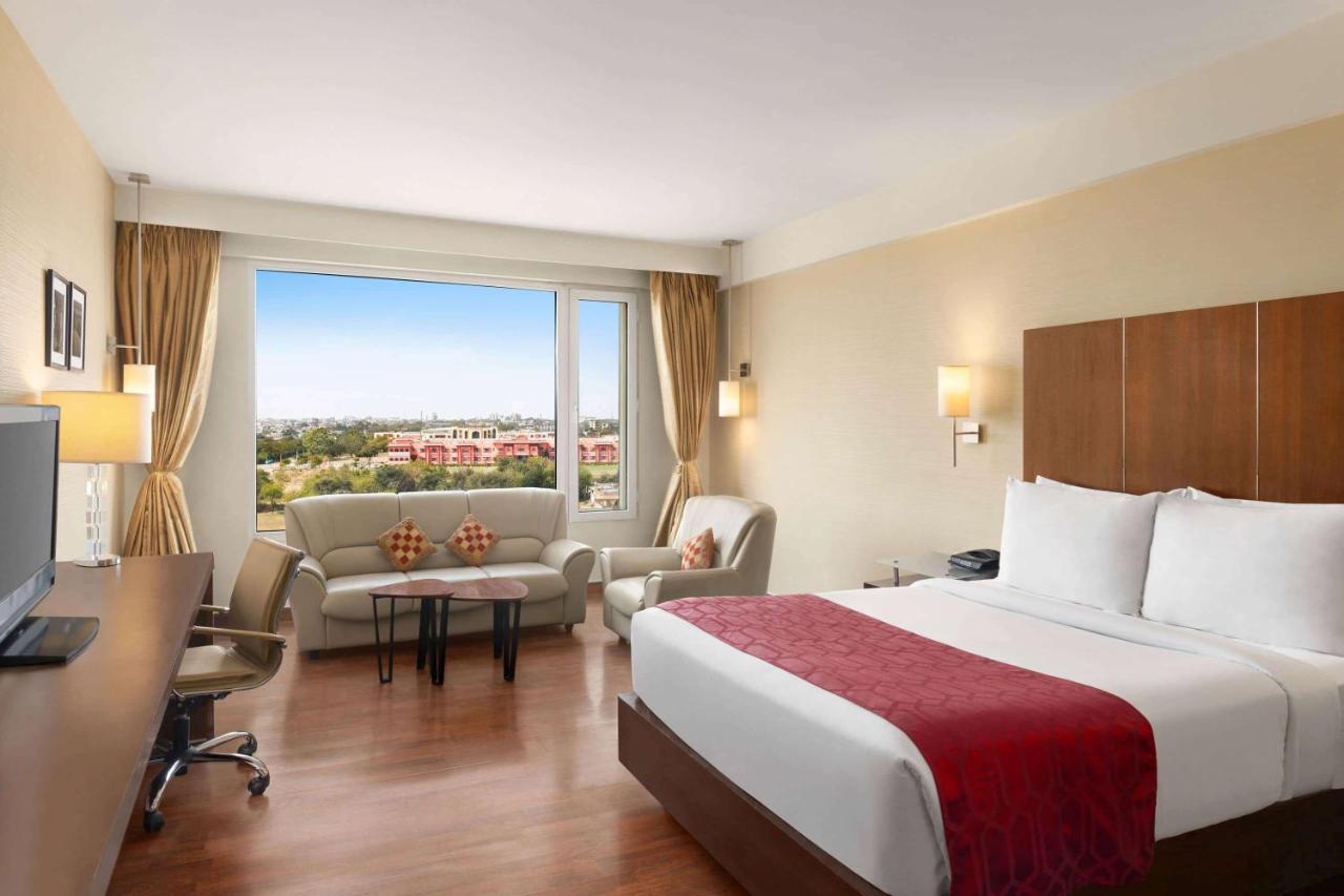 होटल Ramada By Wyndham North 4*