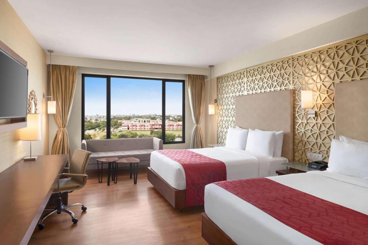 होटल Ramada By Wyndham North