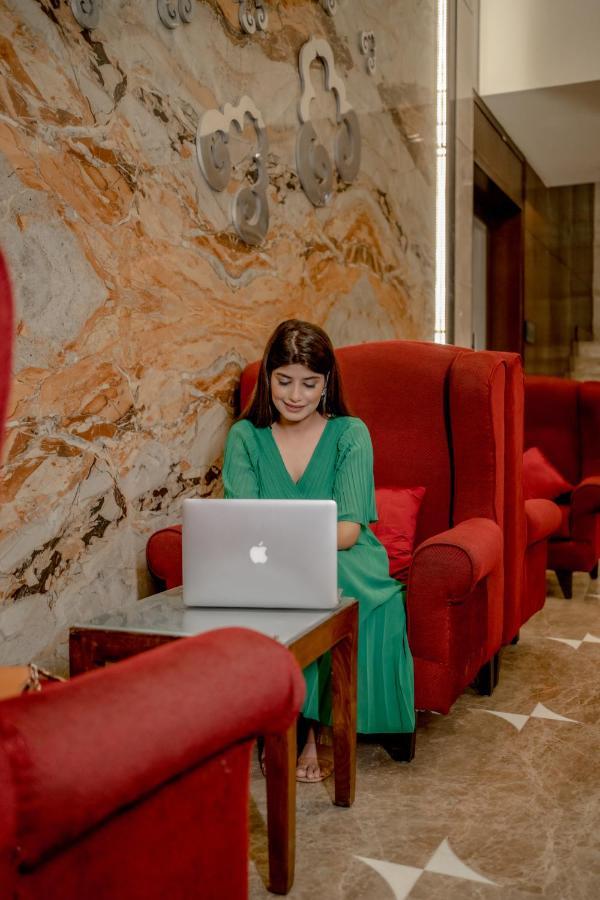 Ramada By Wyndham North होटल