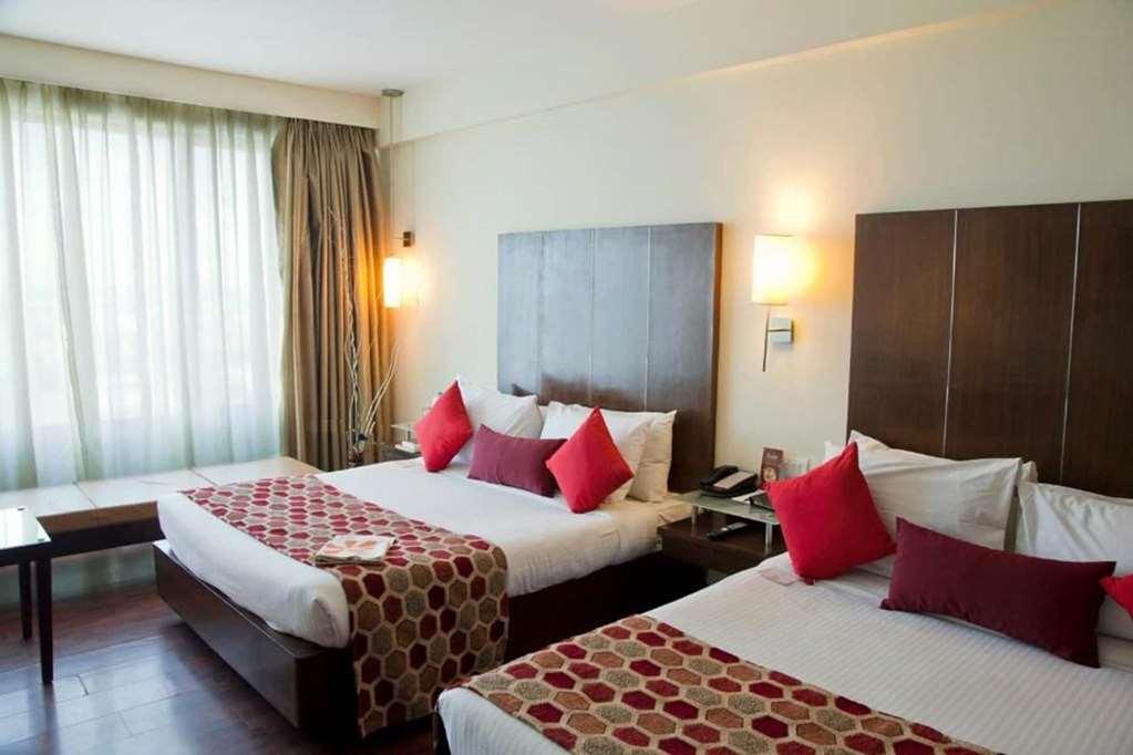 Ramada By Wyndham North होटल 4*