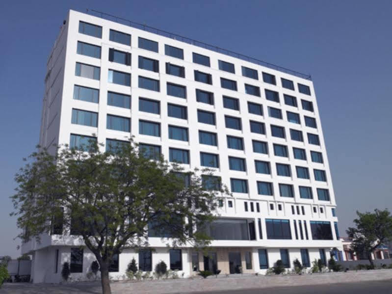 होटल Ramada By Wyndham North Jaipur